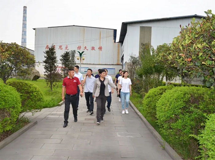 贵州省习水县经开区领导莅临MK官网玻璃考察